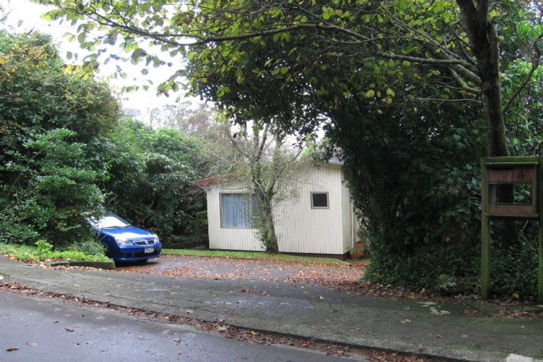 Photo of property in 4 Tree Top Lane, Paparangi, Wellington, 6037