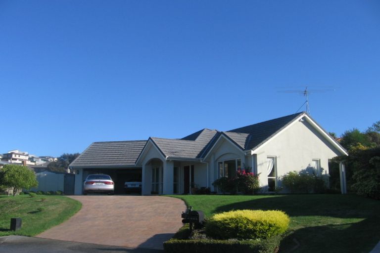 Photo of property in 16 Bowman Place, Whitby, Porirua, 5024