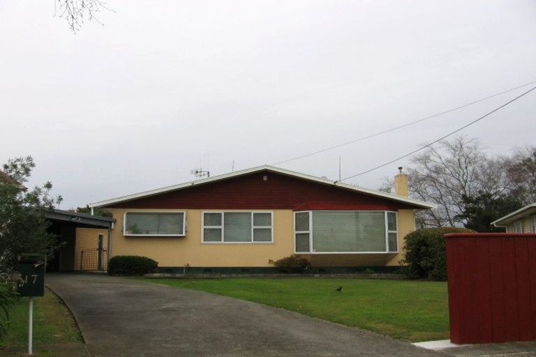 Photo of property in 17 Tararua Terrace, Cloverlea, Palmerston North, 4412