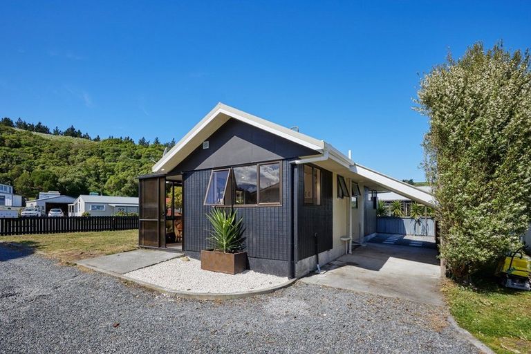 Photo of property in 37a Kotare Place, South Bay, Kaikoura, 7300