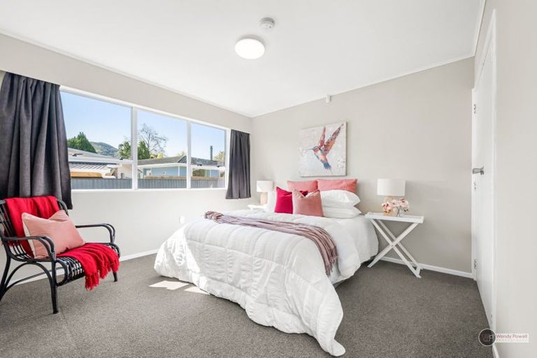 Photo of property in 16 Seattle Grove, Totara Park, Upper Hutt, 5018