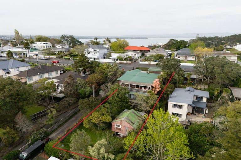 Photo of property in 137 Hinemoa Street, Birkenhead, Auckland, 0626