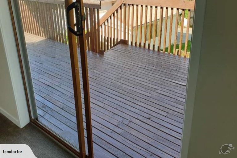 Photo of property in 68 Awaroa Road, Sunnyvale, Auckland, 0612