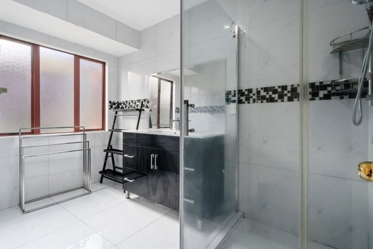 Photo of property in 73 Rathmar Drive, Manurewa, Auckland, 2105