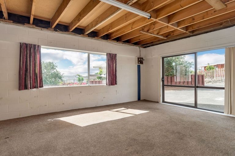 Photo of property in 10 Bendale Place, Papatoetoe, Auckland, 2025