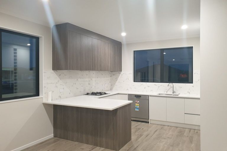 Photo of property in 8 Tawhiti Road, Pukekohe, 2120