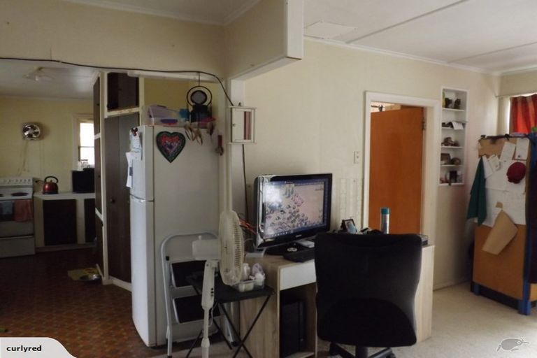 Photo of property in 53 Swiss Avenue, Gonville, Whanganui, 4501