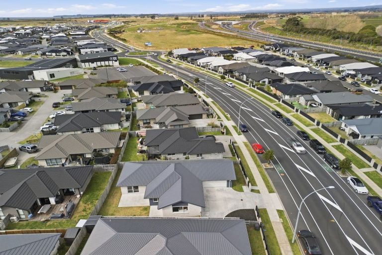 Photo of property in 221 Te Okuroa Drive, Papamoa, 3118