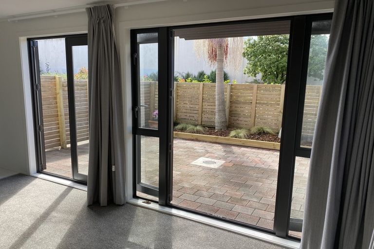 Photo of property in 24a/30 Westward Ho, Glen Eden, Auckland, 0602