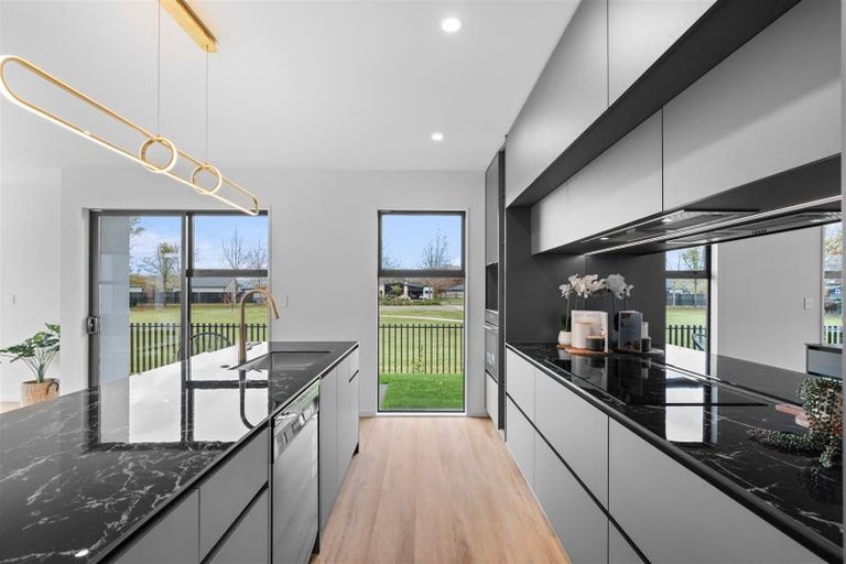 Photo of property in 8 Kearns Drive, Halswell, Christchurch, 8025