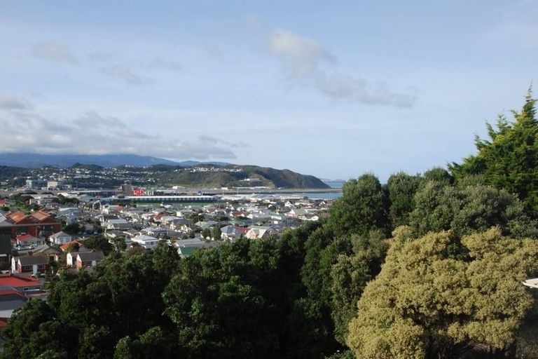 Photo of property in 9 Imperial Terrace, Kilbirnie, Wellington, 6022