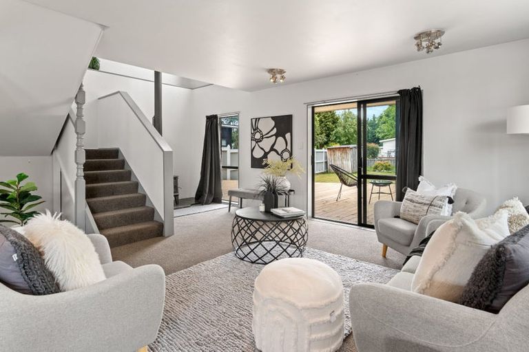 Photo of property in 7a Kempton Street, Greytown, 5712