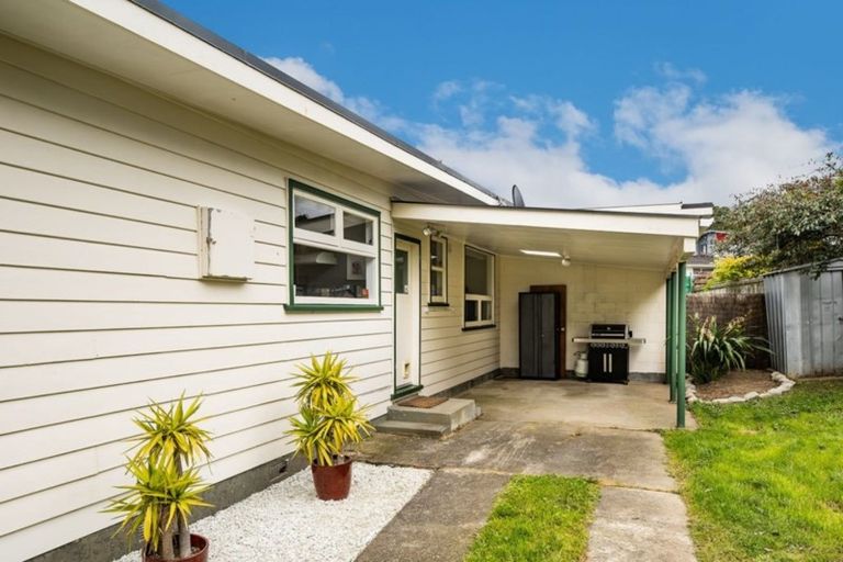 Photo of property in 219 Dowse Drive, Maungaraki, Lower Hutt, 5010