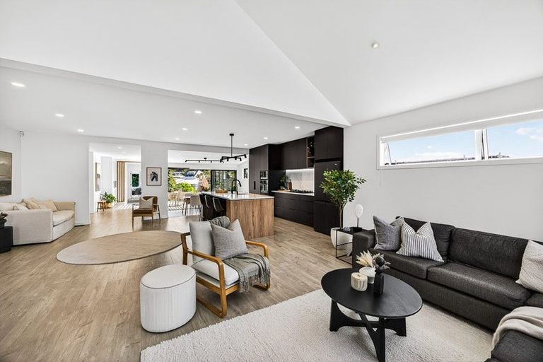 Photo of property in 6 Blacks Road, Greenhithe, Auckland, 0632