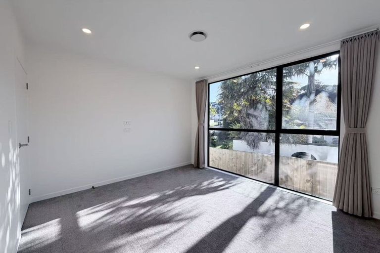 Photo of property in 13a King Richard Place, Browns Bay, Auckland, 0630
