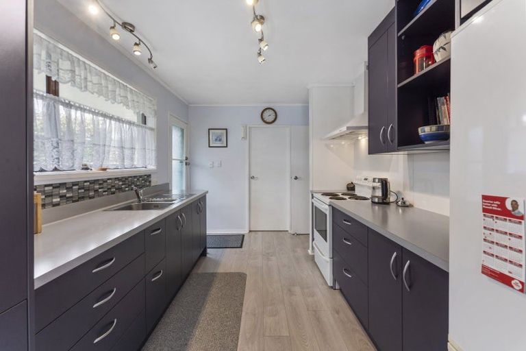 Photo of property in 30 Omaha Grove, Totara Park, Upper Hutt, 5018