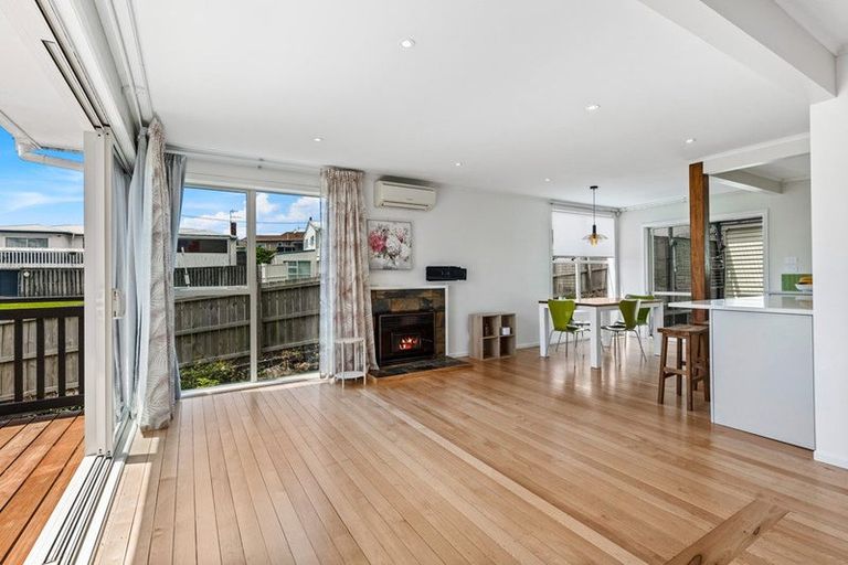 Photo of property in 185 Waimumu Road, Massey, Auckland, 0614