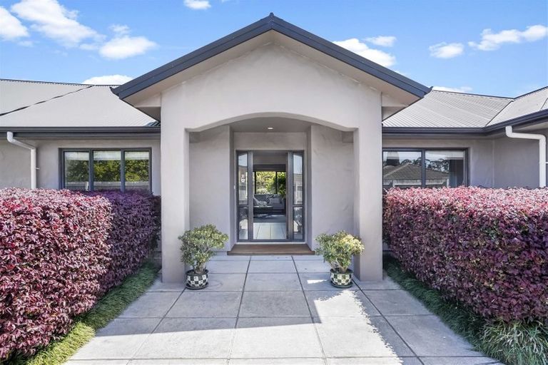 Photo of property in 16 Lockhart Place, Rototuna, Hamilton, 3210