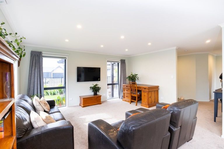 Photo of property in 24 Grooby Place, Havelock North, 4130