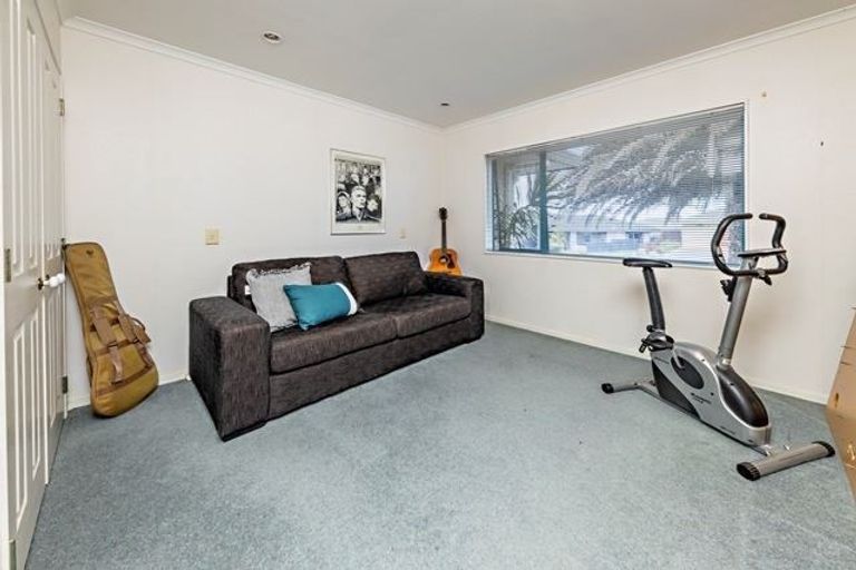 Photo of property in 22 Stewart Gibson Place, Manurewa, Auckland, 2105
