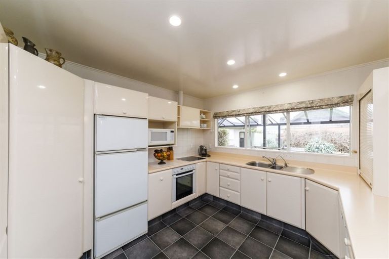 Photo of property in 8 Linmor Place, Terrace End, Palmerston North, 4410