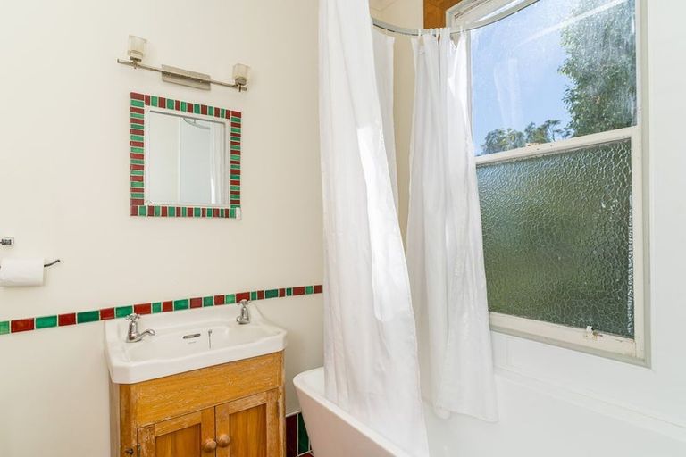 Photo of property in 32 Hereford Street, Kaikorai, Dunedin, 9010