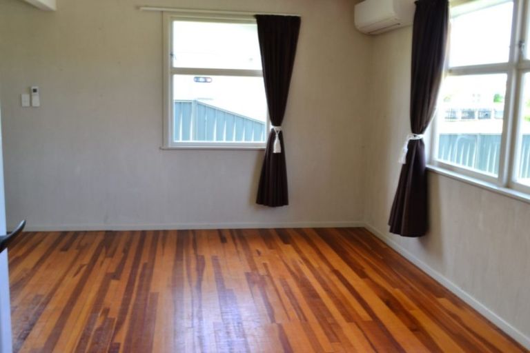 Photo of property in 12 Grant Place, Greenmeadows, Napier, 4112