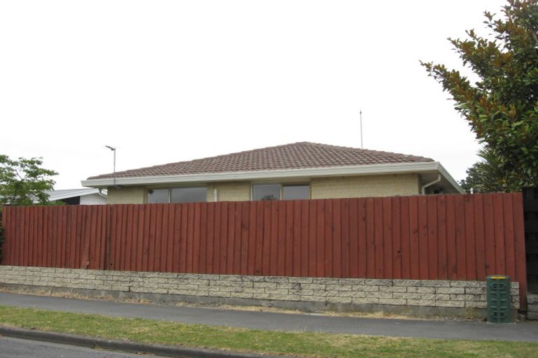 Photo of property in 2/3 Binstead Place, Avondale, Christchurch, 8061