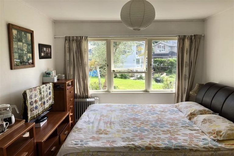 Photo of property in 1/32a Howard Road, Northcote, Auckland, 0627