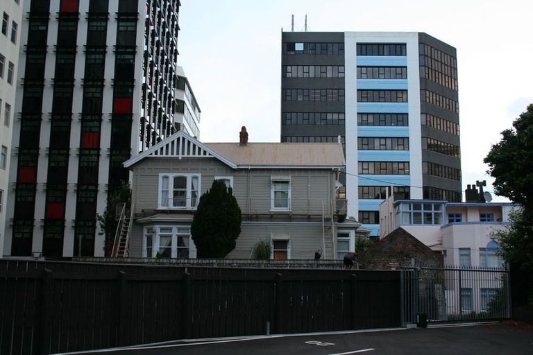 Photo of property in Frame Apartments, 2/111g Molesworth Street, Thorndon, Wellington, 6011