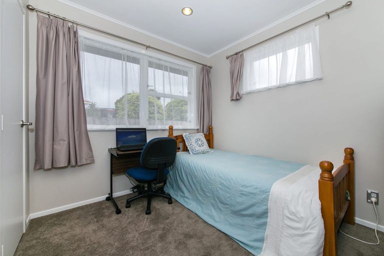Photo of property in 13 Wycherley Drive, Bucklands Beach, Auckland, 2014