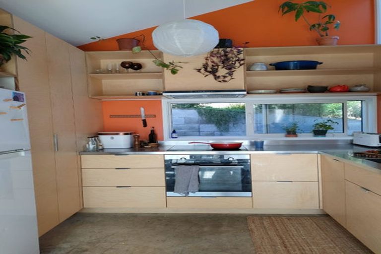 Photo of property in 2/27 Buckley Road, Southgate, Wellington, 6023