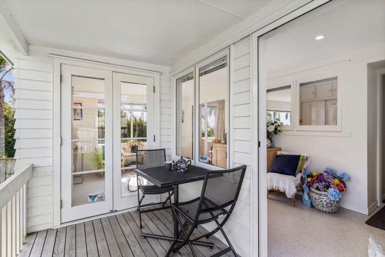 Photo of property in 1/349 Glenfield Road, Glenfield, Auckland, 0629