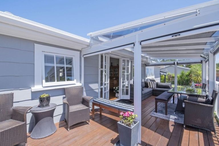 Photo of property in 30 Ladies Mile, Manly, Whangaparaoa, 0930