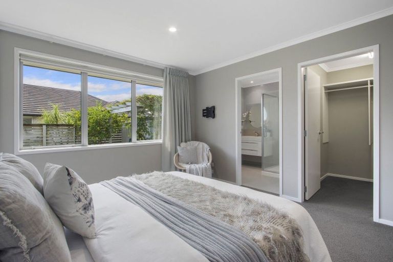 Photo of property in 60 Kayelene Place, Omokoroa, 3114