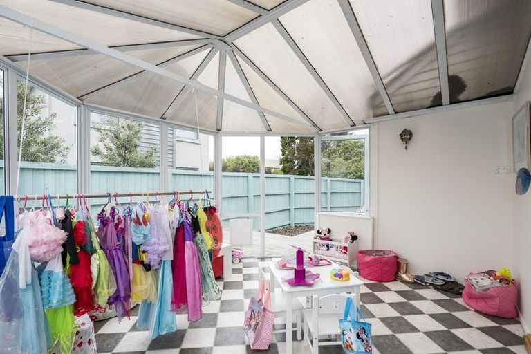 Photo of property in 108 Innes Road, St Albans, Christchurch, 8052