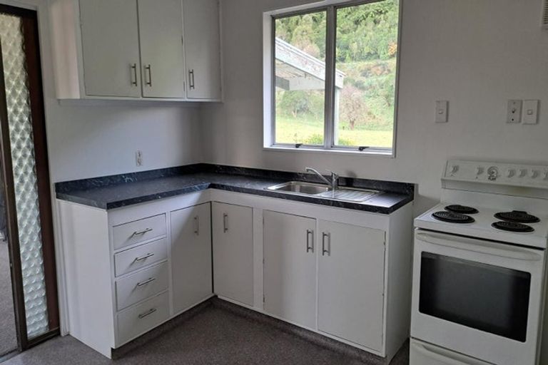 Photo of property in 7b Utah Grove, Totara Park, Upper Hutt, 5018