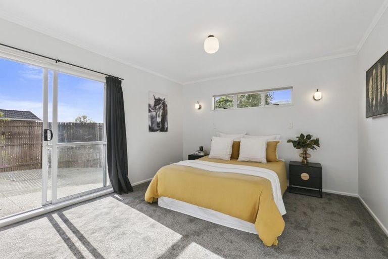 Photo of property in 37 Woodman Drive, Tawa, Wellington, 5028