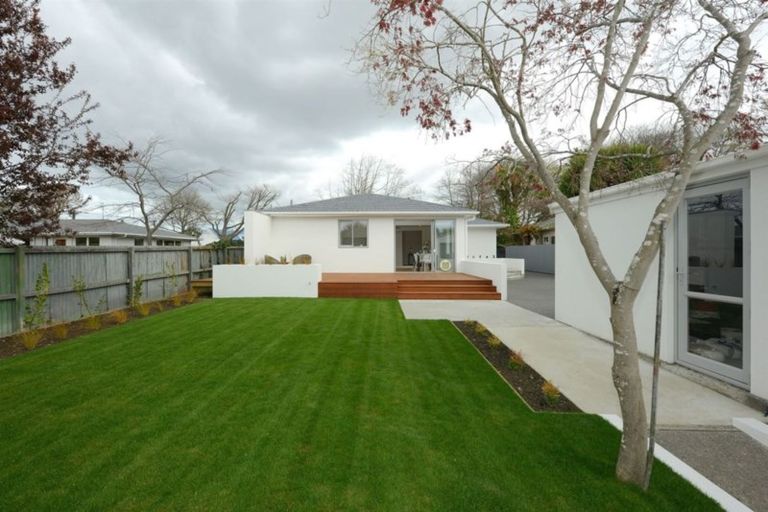 Photo of property in 12 Scotston Avenue, St Albans, Christchurch, 8052