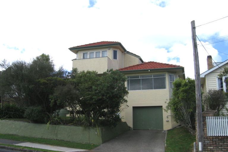 Photo of property in 43 Palmerston Road, Birkenhead, Auckland, 0626