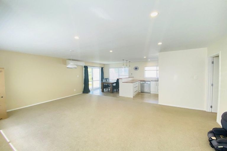 Photo of property in 640 Beach Road, Browns Bay, Auckland, 0630