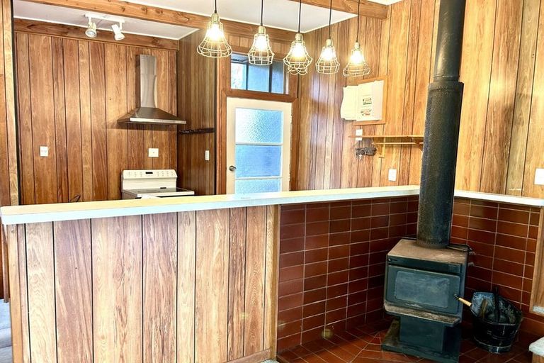 Photo of property in 22 Tombleson Road, Lake Rotoma, Rotorua, 3074