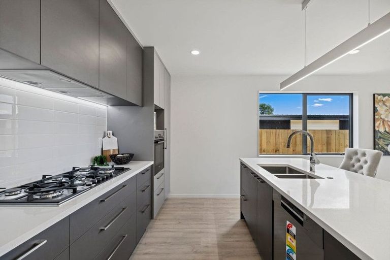 Photo of property in 40 Vintry Drive, Huapai, Kumeu, 0810