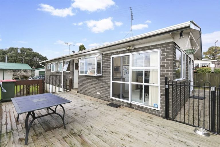 Photo of property in 256 Triangle Road, Massey, Auckland, 0614