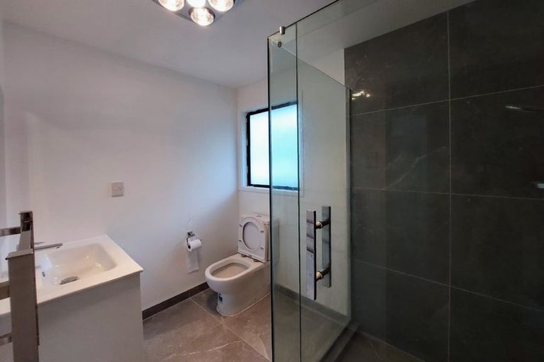 Photo of property in 33 Aronia Way, Goodwood Heights, Auckland, 2105