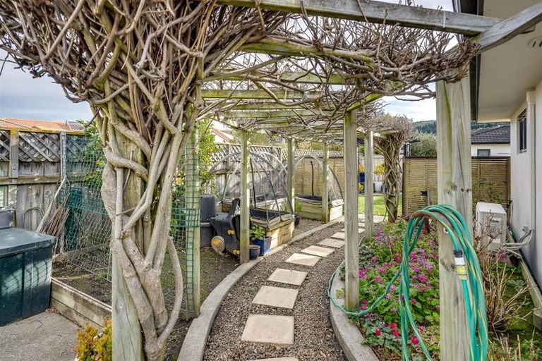 Photo of property in 17 Malbec Way, Greenmeadows, Napier, 4112