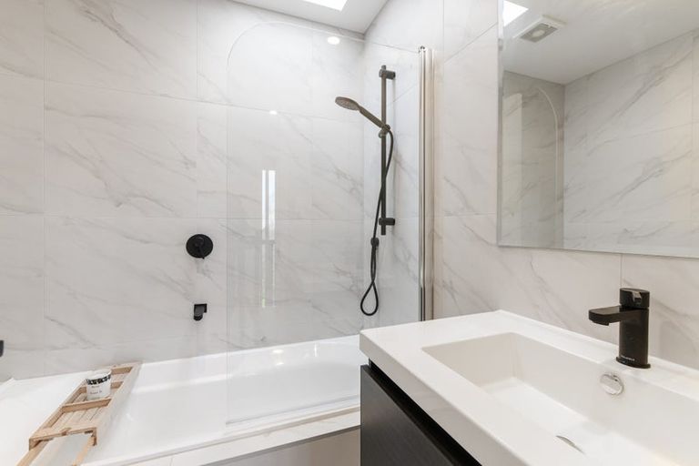 Photo of property in 1/8 Reeves Road, Pakuranga, Auckland, 2010