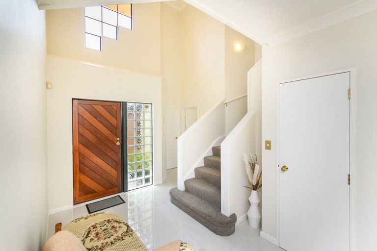 Photo of property in 96 Pacific Drive, Fitzherbert, Palmerston North, 4410