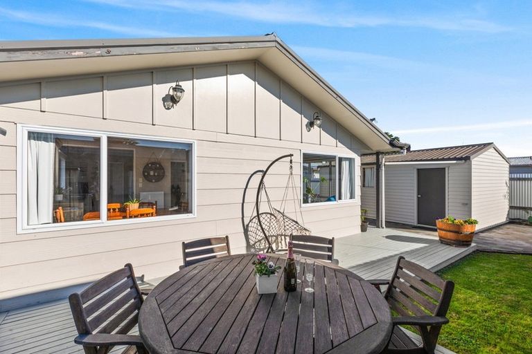 Photo of property in 2/17 Atherfold Crescent, Greenmeadows, Napier, 4112