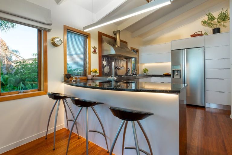 Photo of property in 43 Aotearoa Terrace, Murrays Bay, Auckland, 0630